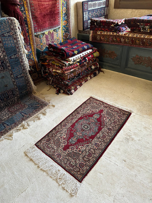 Yastik Rug